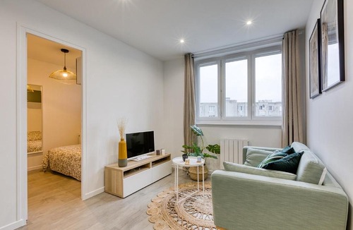 Bobigny Apartment | Le Colbert - Appt moderne pour 4 voyageurs