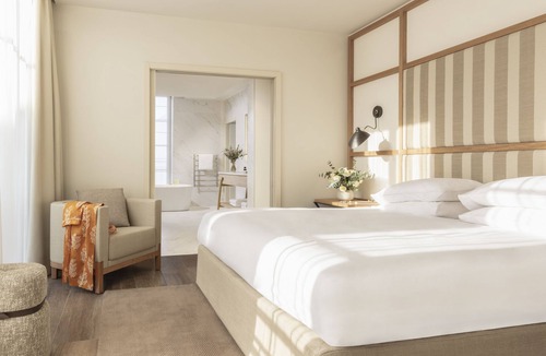 Vineuil-Saint-Firmin Hotel | Le Grand Pavillon Chantilly