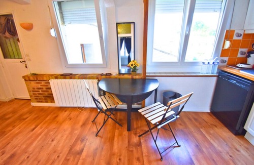 Beaumont-sur-Oise Apartment | Le Jardin Paisible Beaumontois