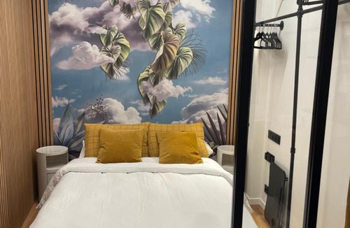 8th Arrondissement Apartment | Le Loft Bleu La Madeleine - un mini loft design et très central
