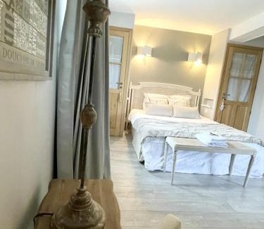 Le Deluge Bed & Breakfast | Le Paddock - Chambres et table d'hôtes