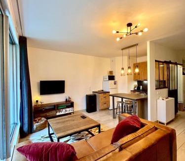 Gouvieux Apartment | Le petit Hameau, t2 avec jardin et parking