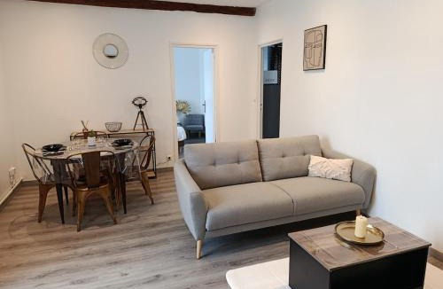 Clermont Apartment | Le Trèfle Doré T2, wifi, private parking space, fêtes interdites