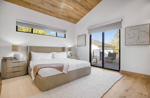 Malibu House | Lechusa - Secluded Creative Compound: Luxury 2-Acre Estate w/Studio & Pool