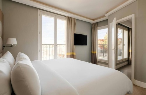 17th Arrondissement Hotel | L’Edmond Hotel Parc Monceau