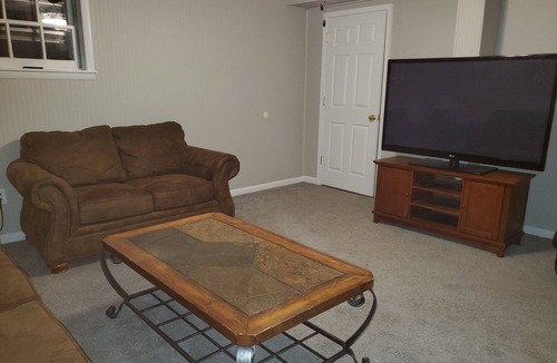 Leesburg Apartment | Leesburg-Ashburn Farm Apartment: IAD/16min; Reston/24min; Metro/10min