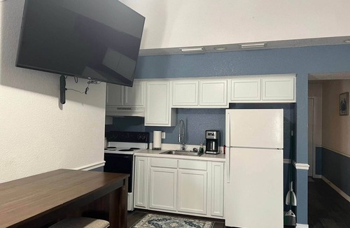 Gautier House | Legend Oaks room 9 on the hill