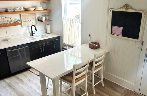 Biloxi Hotel | Lemongrass Loft at The Mockingbird Inn Boutique Hotel