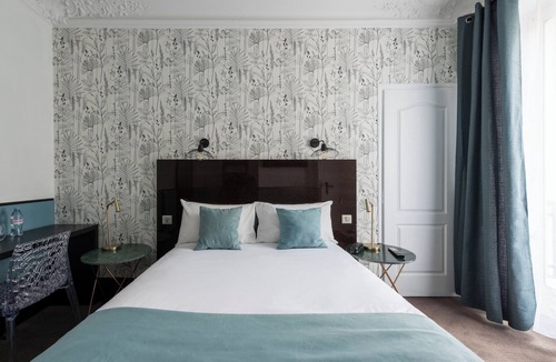 Saint-Vincent-de-Paul Hotel | Lennon by Avalon Hotel Paris Gare du Nord
