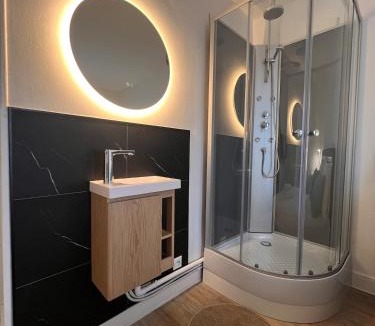 Choisy-le-Roi Apartment | Les Magnifiques Suites Proche Paris