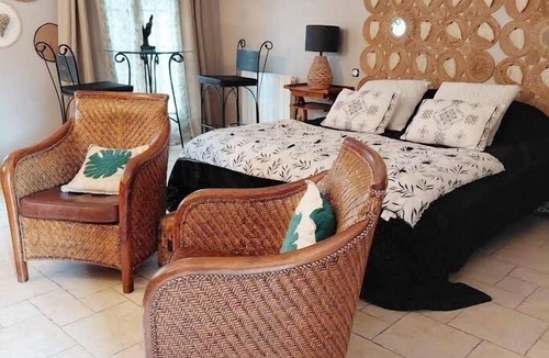 Montherlant Bed & Breakfast | Les Roses de Montherlant