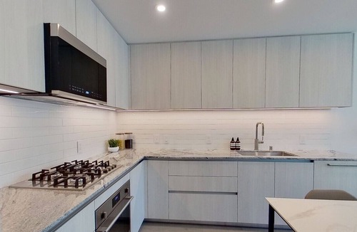 Downtown Long Beach Apartment | Level- Beautiful Jr. Two Bedroom Suite. Enjoy an Extended Stay Near the Beach