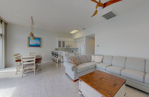 North Ocean City Condo | Light-Filled Waterfront Condo w/Marsh & Bay Views, Deck, Shared Pool & Tennis