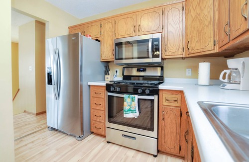 Glendale House | Lily House - 4 BR 2 Bath - Just 4 miles from Mayo Clinic/St. Mary's