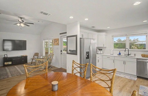 Shoreline Park House | Lily Pad on the Bayou