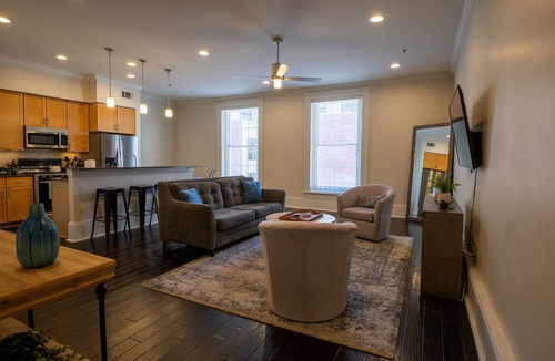 Central Business District Condo | Limited Offer: Cozy Condo by French Quarter
