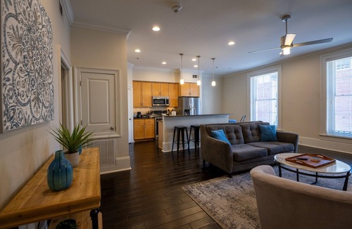 Central Business District Condo | Limited Offer: Cozy Condo by French Quarter