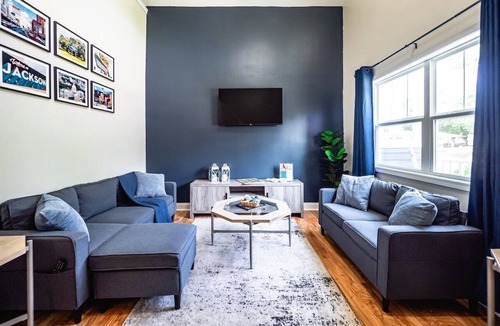 Jackson Apartment | Little Jxn Gem - 5 Mins to Downtown, Walk to JSU