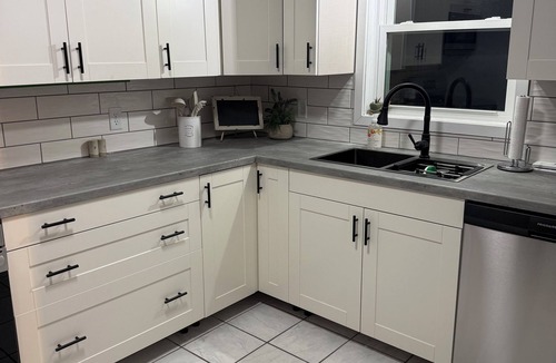 Alexandria House | Little Loon Cottage- Charming two bedroom home in the heart of Alexandria, Mn.