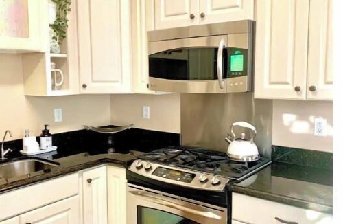 West Mesa House | Located in the heart of Mesa w/peak ocean views
