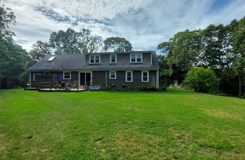 West Falmouth House | LOCATION! LOCATION! OLD SILVER BEACH! Saturday to Saturday weekly rental