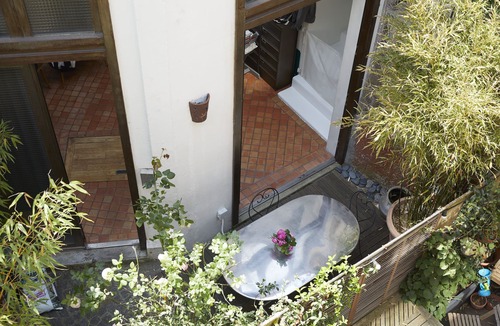 19th Arrondissement House | Loft house in a quiet and full of light in a private passage