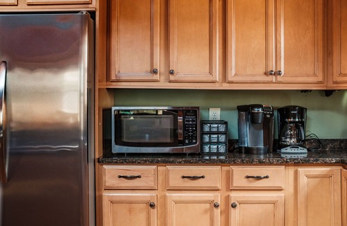 Nekoosa Cabin | Log Cabin Luxury - Only 3 miles from Sand Valley!