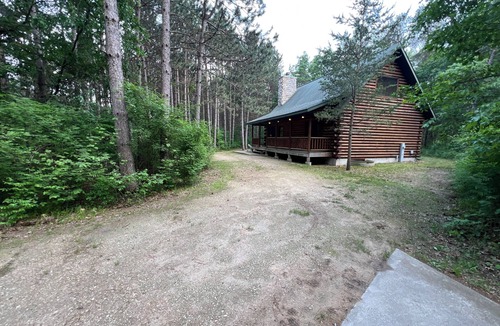 Babcock Cabin | Log Cabin Near Lakes & Trails – Fireplace, Fire Pit, Patio & Games for All