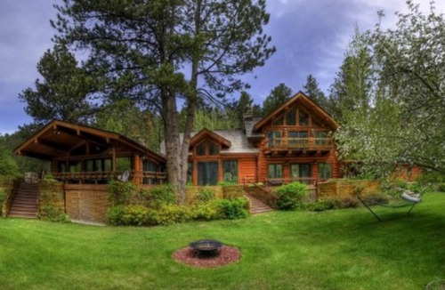 Rapid City House | Log cabin-style home near hiking trails w/hot tub, & 2 fireplaces