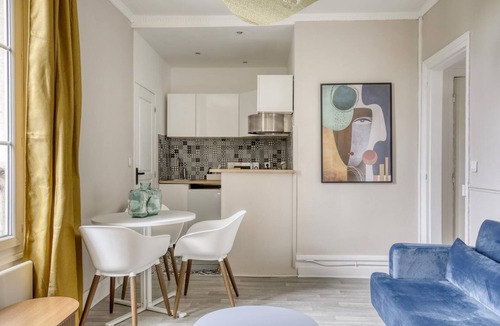 Puteaux Apartment | Lola Homes " Contemporary and warm apartment "
