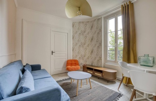 Puteaux Apartment | Lola Homes " Contemporary and warm apartment "
