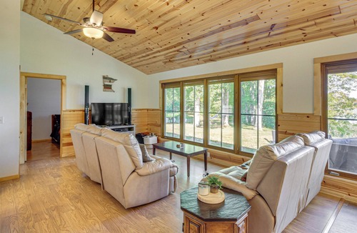 Parkers Prairie Cabin | Long Lake Cabin on 7 acres w/Fire Pit & More!