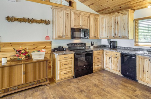 Parkers Prairie Cottage | Long Lake Cabin on 7 Acres w/Fire Pit & More!