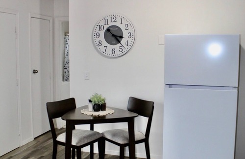 Joslyn Castle Apartment | Long term stay perfect for traveling professionals! Near downtown & hospitals!