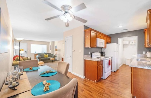 Visalia Apartment | Longer Stay Great Value, Blks from Med Center, Downtown