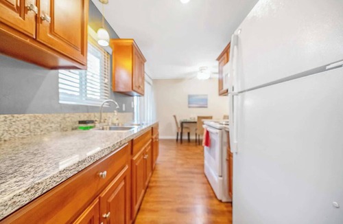 Visalia Apartment | Longer Stay Great Value, Blks from Med Center, Downtown