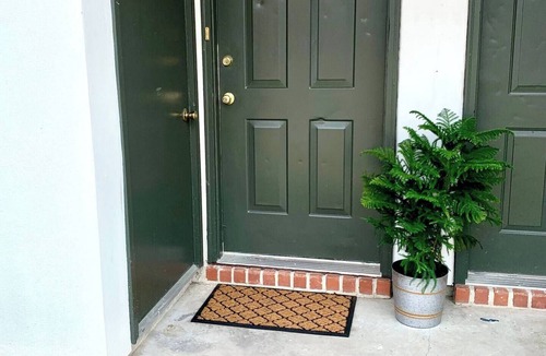 South Baton Rouge Condo | Lovely 1 bedroom condo with patio minutes from LSU