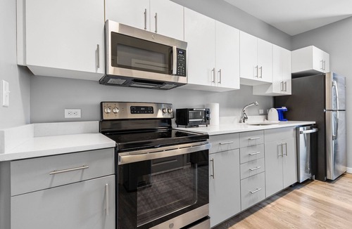 Everett Apartment | Lovely 1BR Near Encore Boston l6zt