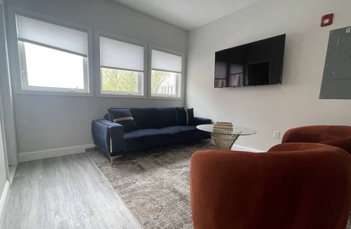 Everett Condo | Lovely 2 bedroom condo W parking included