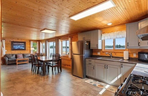 Longville Cabin | Lovely 3-bedroom cabin with AC in cool Longville