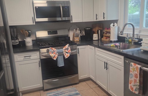 South Dennis House | Lovely 3-bedroom house with AC in charming Dennis . Close to Mayflower Beach