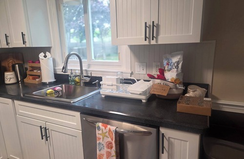 South Dennis House | Lovely 3-bedroom house with AC in charming Dennis . Close to Mayflower Beach
