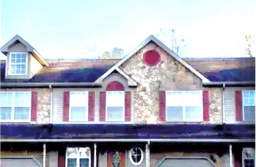 Vineland House | Lovely 3-bedroom townhome with AC in Vineland near lake