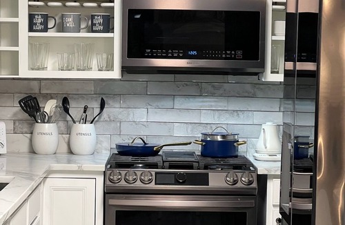 Camden House | Lovely 4-bedroom in Camden with AC, WiFi. Enjoy your stay