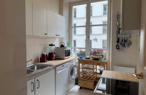 Quartier du Mail Apartment | LOVELY 55 SQM RUE MONTMARTRE HEART OF PARIS