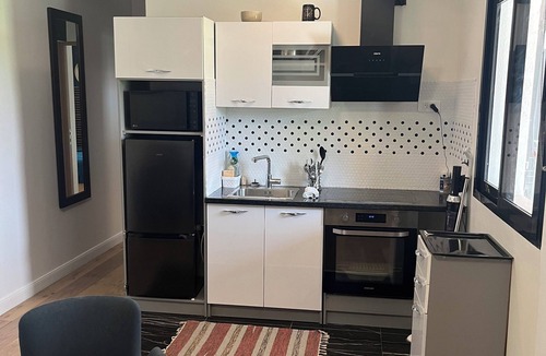 Louvres Apartment | Lovely, cosy apartment with garden and king-size bed, near airport.