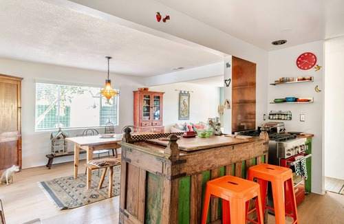 Simi Valley House | Lovely Dog Friendly 3-bedroom house with AC in Santa Susana area of Simi Valley