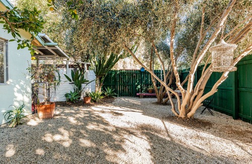 Simi Valley House | Lovely Dog Friendly 3-bedroom house with AC in Santa Susana area of Simi Valley