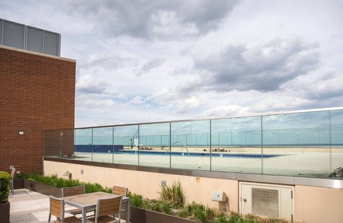 McLean Apartment | Lovely Tysons Corner 1BR w/Concierge & W/D, nr Bars, by Blueground