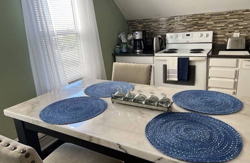 Gloucester Apartment | Lovely Upstairs Apartment - Beach getaway on Historic Main St. w/AC